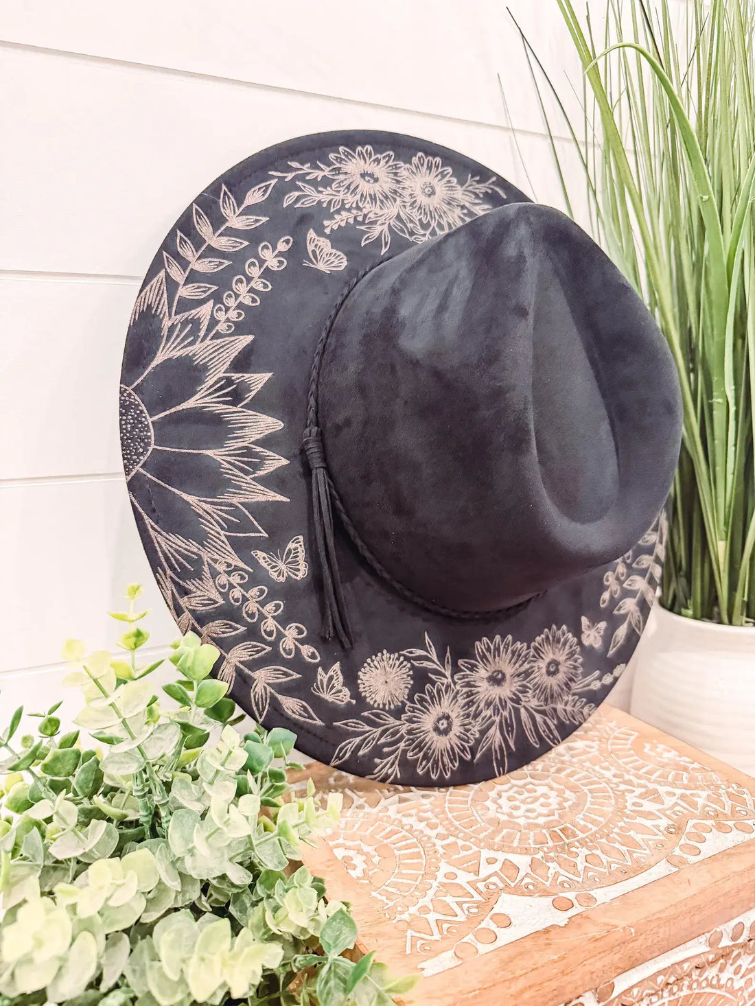 Floral Print Hat: Black