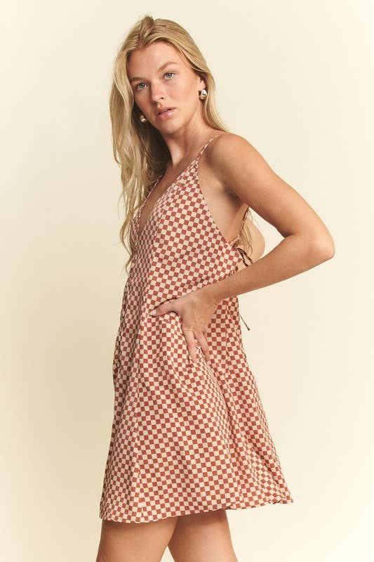 CHECKERED SLEEVELESS DRESS: PEACH