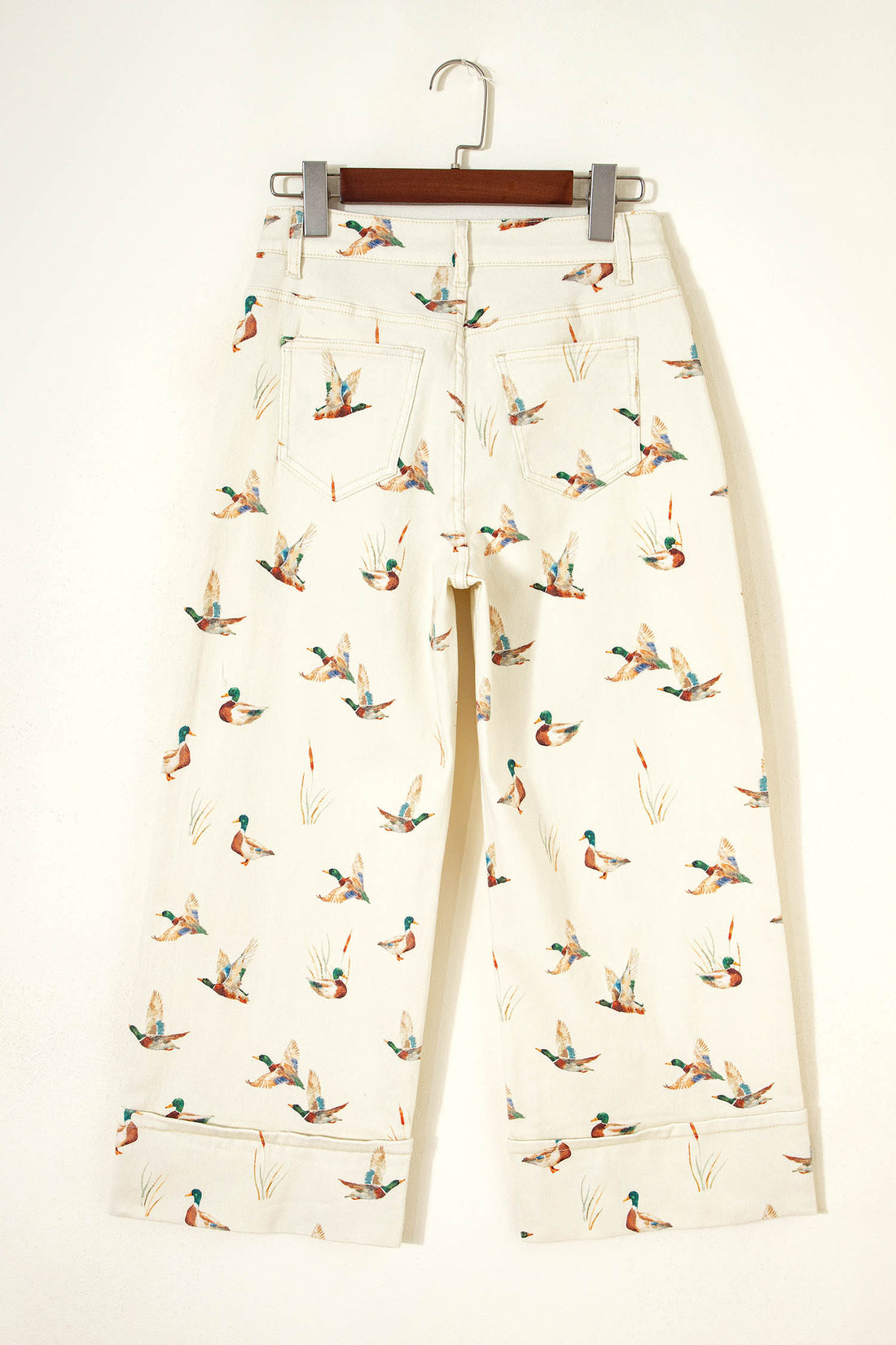 Beige Stylish Mallard Printed Cuffed Hem Shift Jeans